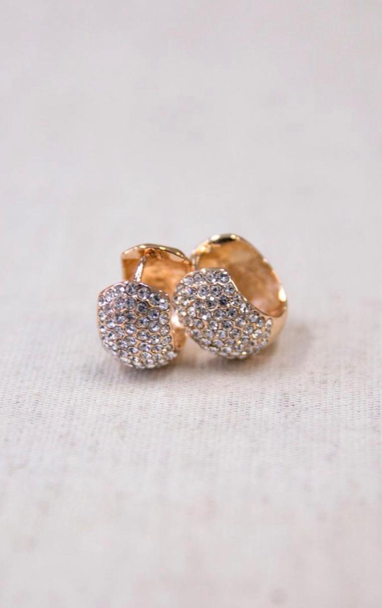 brinco argola cravejado dourado/branca
