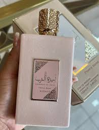 perfume ameerat al Árabe prive rose eau de parfum 100ml
