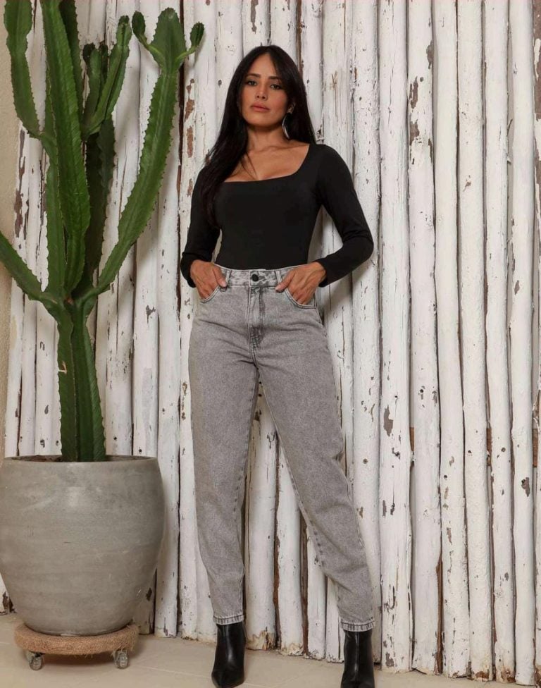calça mom thaisa