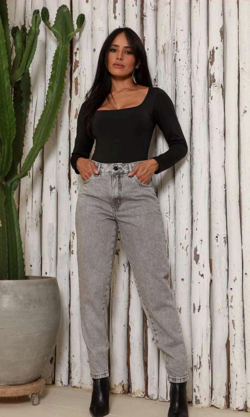 calça mom thaisa