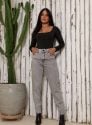 calça mom thaisa